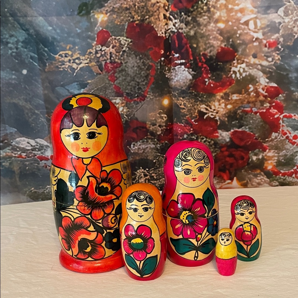 Colorful Russian Nesting Dolls